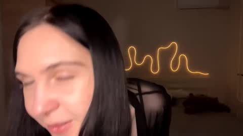 Emi online show from February 22, 4:49 pm