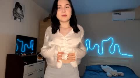 Emi online show from April 21, 4:23 pm