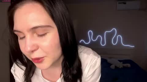 Emi online show from April 22, 4:30 pm