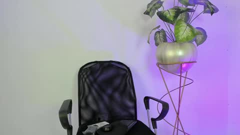   online show from January 11, 5:20 am