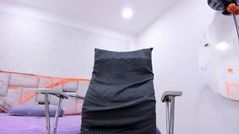 Snapshot of aradia_kiss chatting on October 27, 9:30 pm aradia_kiss online show from October 27, 9:30 pm