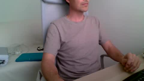 Snapshot of aragon9999 chatting on October 2, 10:55 am aragon9999 online show from October 2, 10:55 am