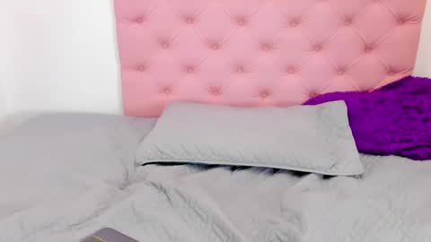 arah_issaa online show from March 3, 1:21 am