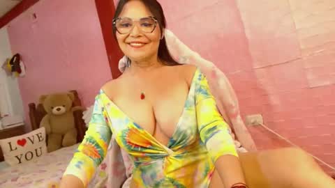 Snapshot of aranza_sexy chatting on February 21, 1:11 pm Aranza online show from February 21, 1:11 pm