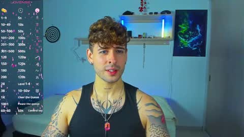 Snapshot of ares_blue chatting on June 1, 11:34 am ares blue online show from June 1, 11:34 am