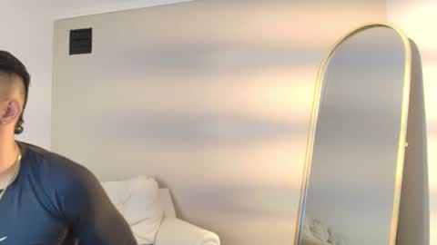 Snapshot of areslevi chatting on January 7, 6:32 pm ares levi online show from January 7, 6:32 pm