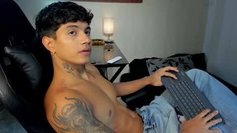 aress444 online show from December 16, 4:45 pm