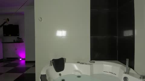 Snapshot of aress444 chatting on July 9, 12:48 am aress444 online show from July 9, 12:48 am