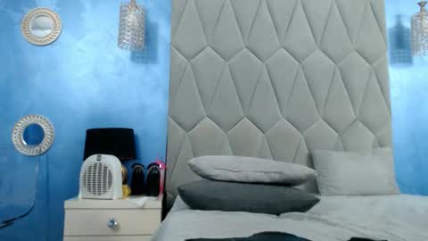 aretialisya online show from October 2, 5:25 am