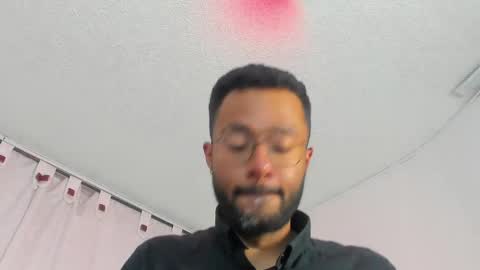 Snapshot of arez_vortex_ chatting on May 1, 6:01 pm Alex Cortez online show from May 1, 6:01 pm