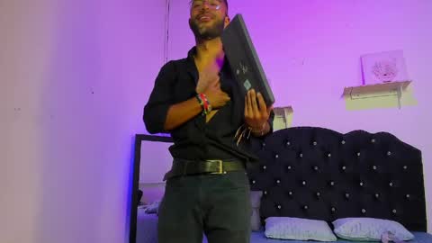 Snapshot of arez_vortex_ chatting on May 19, 9:21 pm Alex Cortez online show from May 19, 9:21 pm