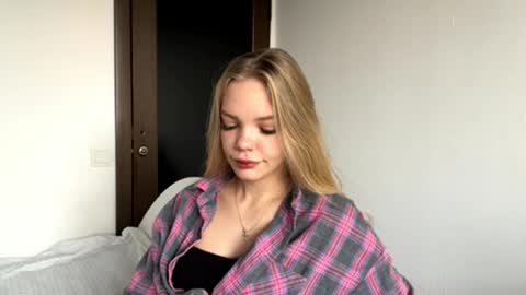 Amelia online show from November 17, 5:24 am