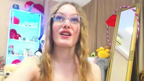 Ariel online show from March 27, 4:18 pm