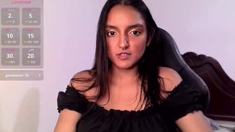 Snapshot of ari_20_ chatting on September 30, 10:26 pm Bella online show from September 30, 10:26 pm