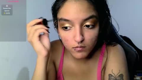 Snapshot of ari_20_ chatting on October 6, 8:50 pm Bella online show from October 6, 8:50 pm