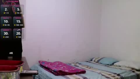 Snapshot of ari_20_ chatting on June 2, 9:28 pm Bella online show from June 2, 9:28 pm