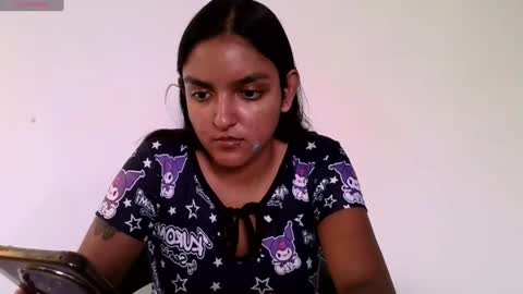 Snapshot of ari_20_ chatting on June 18, 3:27 pm Bella online show from June 18, 3:27 pm