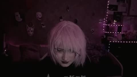 Ahri online show from September 12, 4:07 pm