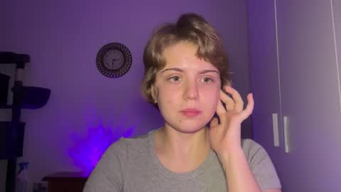 ari_crystal online show from March 3, 4:13 pm