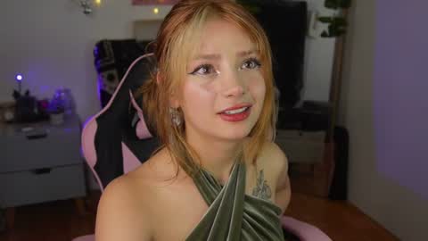 Snapshot of ari_kat666 chatting on July 2, 3:23 am ari online show from July 2, 3:23 am