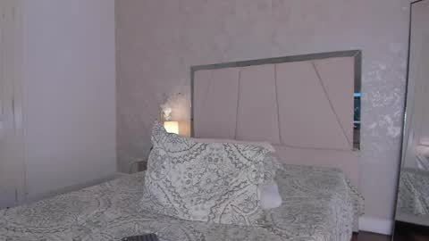 Ari Wilde online show from April 22, 1:56 pm