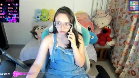 Snapshot of aria_alaia chatting on May 27, 9:56 pm Linda online show from May 27, 9:56 pm