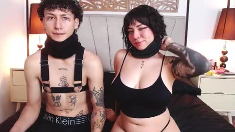 aria y orien  online show from March 10, 11:10 am