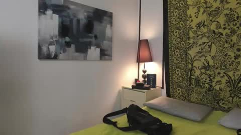 aria y orien  online show from November 15, 11:07 am