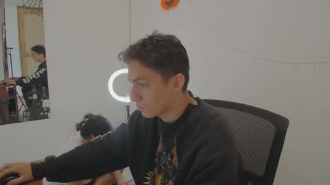 aria_arthur online show from October 12, 2:05 pm