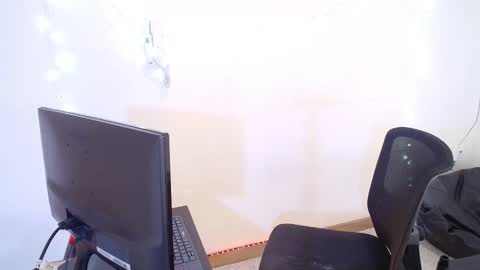 Snapshot of aria_arthur chatting on December 20, 4:03 pm aria_arthur online show from December 20, 4:03 pm