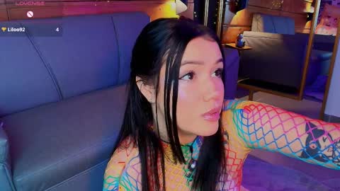 Snapshot of aria_bloomer chatting on April 8, 9:48 pm Ari online show from April 8, 9:48 pm