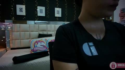 Snapshot of aria_bloomer chatting on May 11, 12:11 pm Ari online show from May 11, 12:11 pm