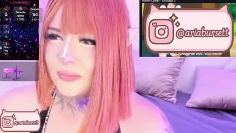 Snapshot of aria_bursett chatting on October 18, 4:41 pm Aria online show from October 18, 4:41 pm