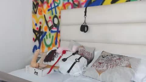 Snapshot of aria_martiin chatting on December 23, 3:23 pm aria online show from December 23, 3:23 pm