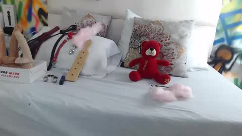 Snapshot of aria_martiin chatting on January 15, 11:10 am aria online show from January 15, 11:10 am