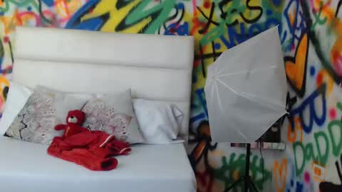 Snapshot of aria_martiin chatting on January 16, 11:04 am aria online show from January 16, 11:04 am