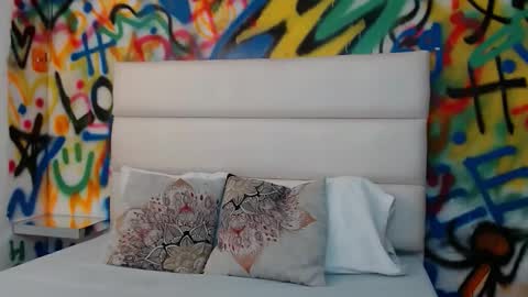 Snapshot of aria_martiin chatting on November 6, 11:33 am aria online show from November 6, 11:33 am