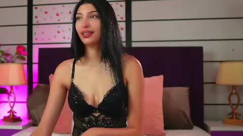 Snapshot of aria_moon18 chatting on June 22, 4:53 am Aria online show from June 22, 4:53 am