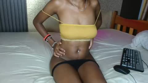 aria_shade online show from November 24, 11:48 pm