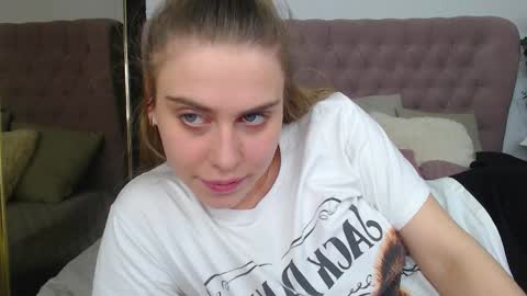 Aria online show from March 5, 8:32 am