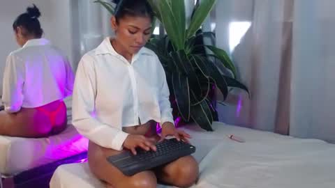 aria_stone1 online show from June 25, 1:48 pm