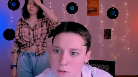 aria_wild_ online show from April 1, 8:59 am