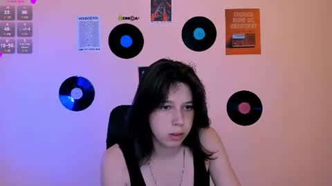 Snapshot of aria_wild_ chatting on June 13, 7:23 pm aria_wild_ online show from June 13, 7:23 pm