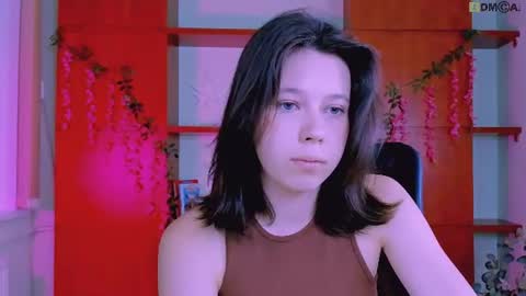 Snapshot of aria_wild_ chatting on June 21, 7:05 pm aria_wild_ online show from June 21, 7:05 pm