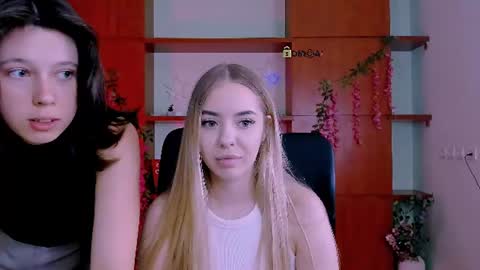 Snapshot of aria_wild_ chatting on June 25, 9:03 am aria_wild_ online show from June 25, 9:03 am
