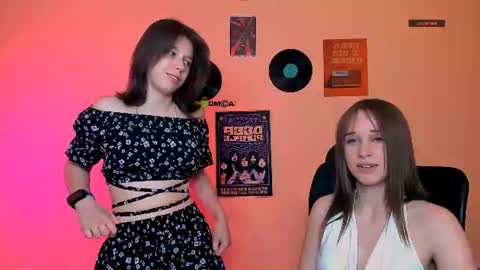 Snapshot of aria_wild_ chatting on July 15, 6:57 pm aria_wild_ online show from July 15, 6:57 pm
