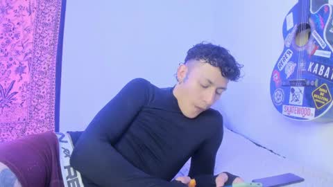 Aria and Orien online show from April 7, 5:57 pm