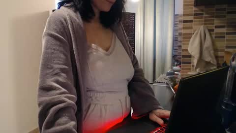 Snapshot of ariadna89 chatting on December 15, 1:04 pm Adriana online show from December 15, 1:04 pm