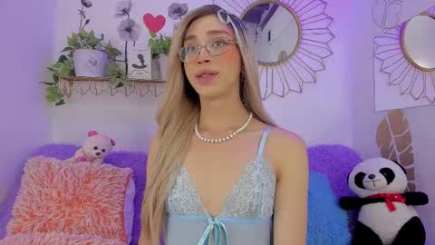 Snapshot of ariadna_evangeline chatting on October 11, 5:50 am Angel online show from October 11, 5:50 am