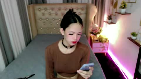 Snapshot of ariahooper chatting on April 28, 11:59 am Christine JorgensenChristmas wish breasts implants online show from April 28, 11:59 am